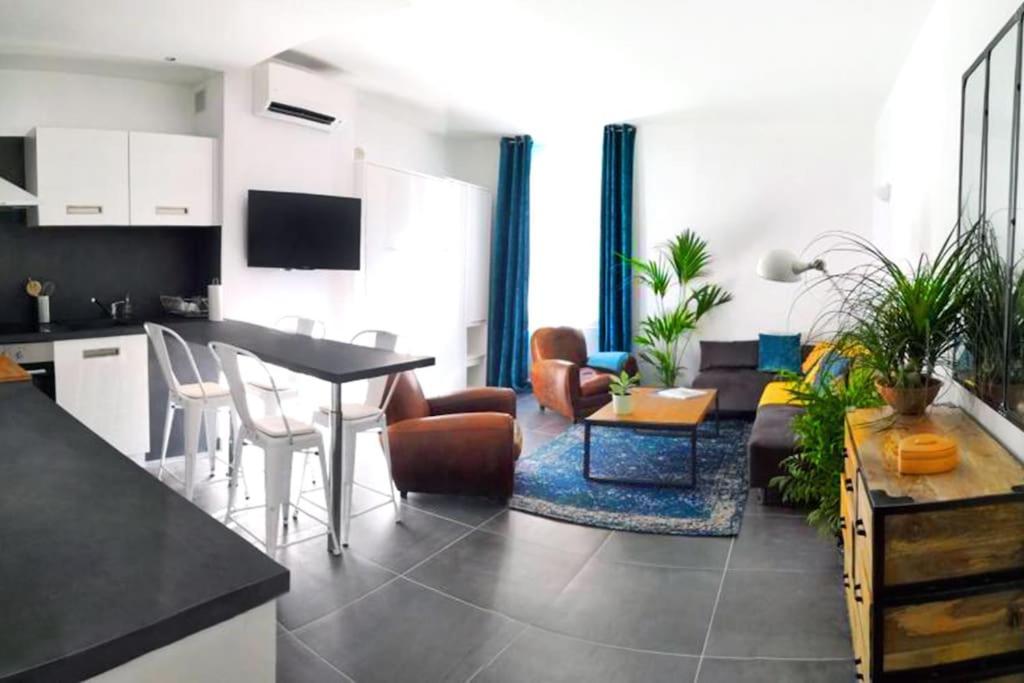 Beautifully Bright Apartment In Old Town Saint-Tropez Extérieur photo