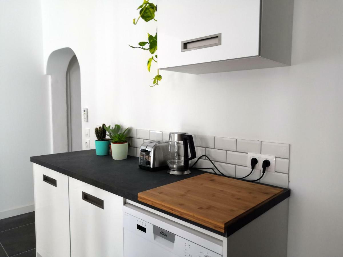 Beautifully Bright Apartment In Old Town Saint-Tropez Extérieur photo