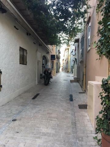 Beautifully Bright Apartment In Old Town Saint-Tropez Extérieur photo